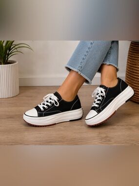 Black & White Platform Canvas Sneakers Size 38 NWOT